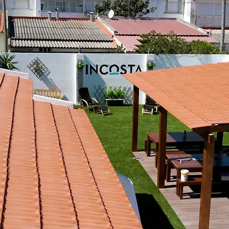 Incosta Surf House * Кошта-да-Капарика