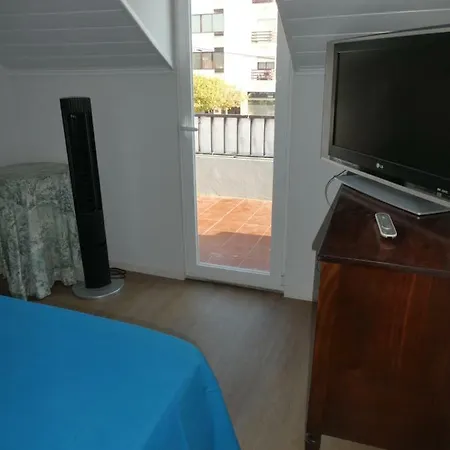 Хостел Incosta Surf House Кошта-да-Капарика