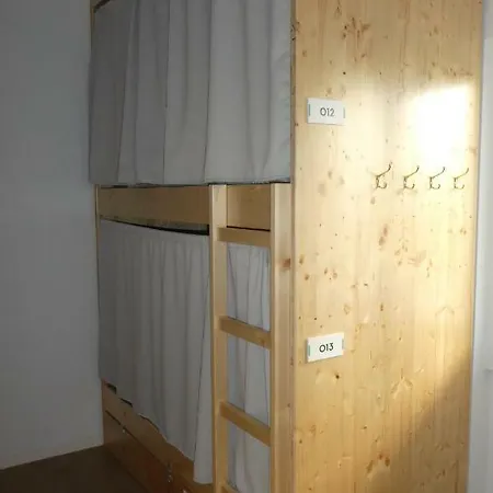 Incosta Surf House Hostel *
