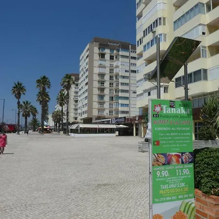 Incosta Surf House * Кошта-да-Капарика