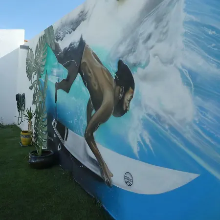 Incosta Surf House * Кошта-да-Капарика
